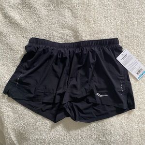 NWT Saucony Women’s Endorphin 2” Split Short